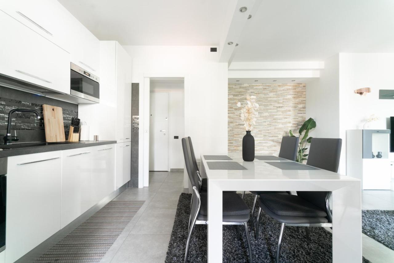 Oasis Luxury - A.C/Terrace/2Bedrooms แบร์กาโม ภายนอก รูปภาพ